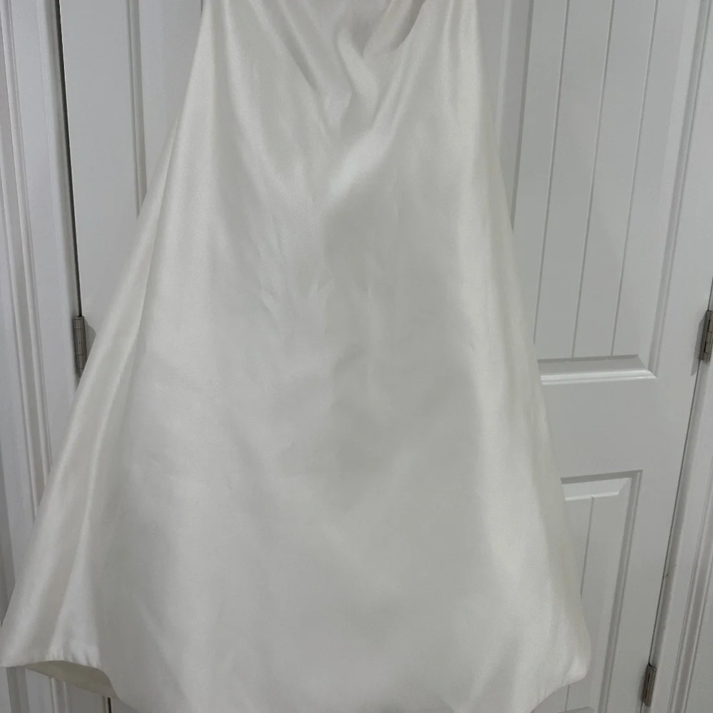 Wedding Dress by ENZOANI - Picture 16 of 16